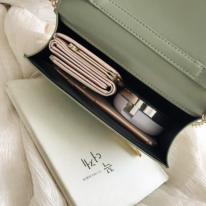 

Summer Fashion Bag Women's 2019 New Style Patent Leather Lock Square Sling Bag Chain Versatile Mini Crossbody Bag