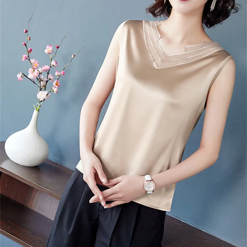 Korean Silk Women Tops Camis Women Sleeveless Satin Tank Top Plus Size Woman Silk Camis Lace Tees Woman Hollow Out Halter Top