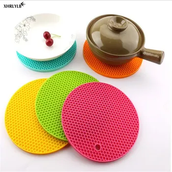 

XHRLYLB Small Silicone Round Honeycomb Insulated Placemat Kitchen Non-slip Waterproof Plate Pad Kitchen Tools Home Decoration.7z