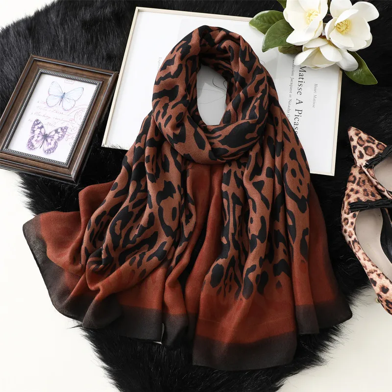 

New 2022 Cotton Leopard Scarf Women Shawls And Wraps Lady Travel Pashmina High Quality Scarves Winter Neck Wram Bandana Hijab