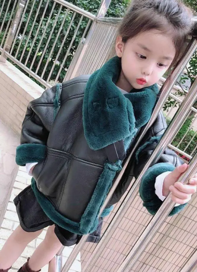Детская куртка из искусственной кожи Куртка с отделкой внахлест, теплая верхняя одежда для девочек, куртка с искусственным кроличьим мехом, Y2213