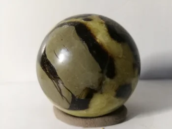 

234.6gNatural dragon ball crystal energy crystal ball, furniture accessories