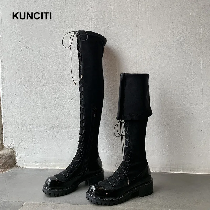 KUNCITI/красивые высокие сапоги до бедра на толстой подошве; женские теплые сапоги в жокейском стиле на среднем каблуке с квадратным носком; обувь в гладиаторском стиле на шнуровке; B935