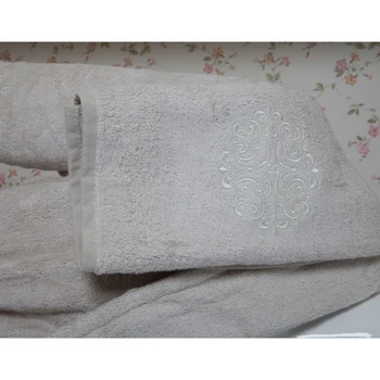 

Alya Robe Family Set-8 Piece