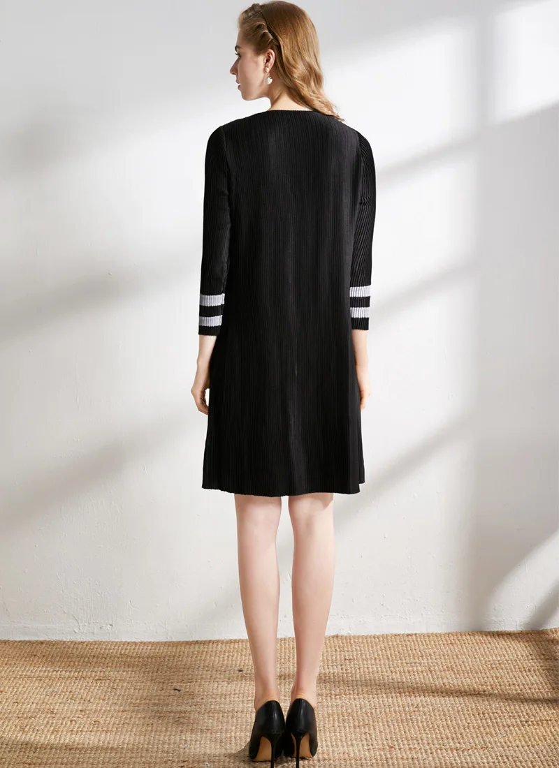 Miyake плиссированные Женские Новые Ранняя осень свободные большие размеры однотонная, с приметанными оборками платье