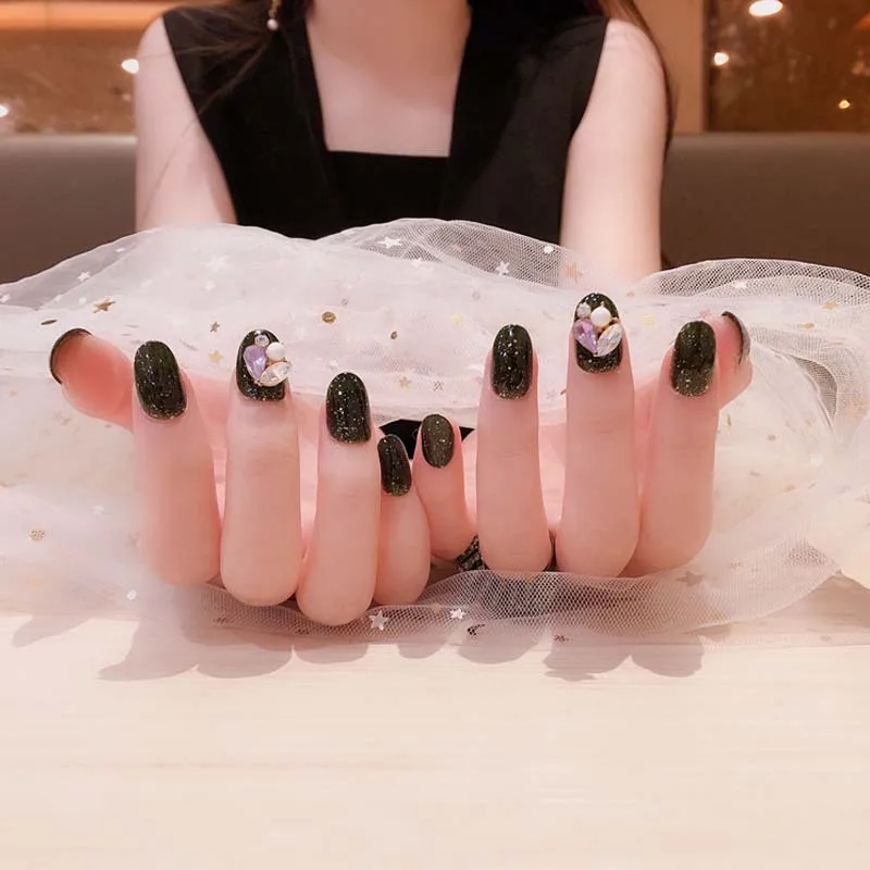 24pcs fake nails with glitter Dark Green Ins Style Women artificial nails Shiny Rhinestone Decoration fake short nails with glue