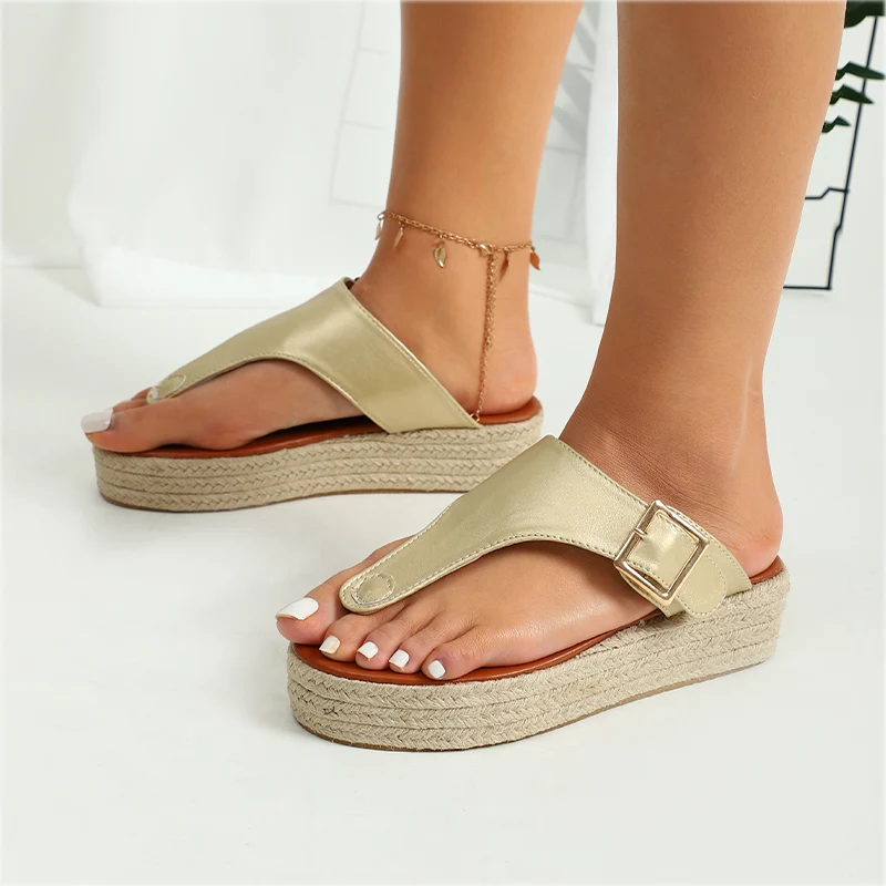 Zapatillas de Clip dedos con plataforma de fondo grueso para mujer, chanclas sólidas antideslizantes con correa de hebilla, zapatos resistentes al desgaste para verano, 2021