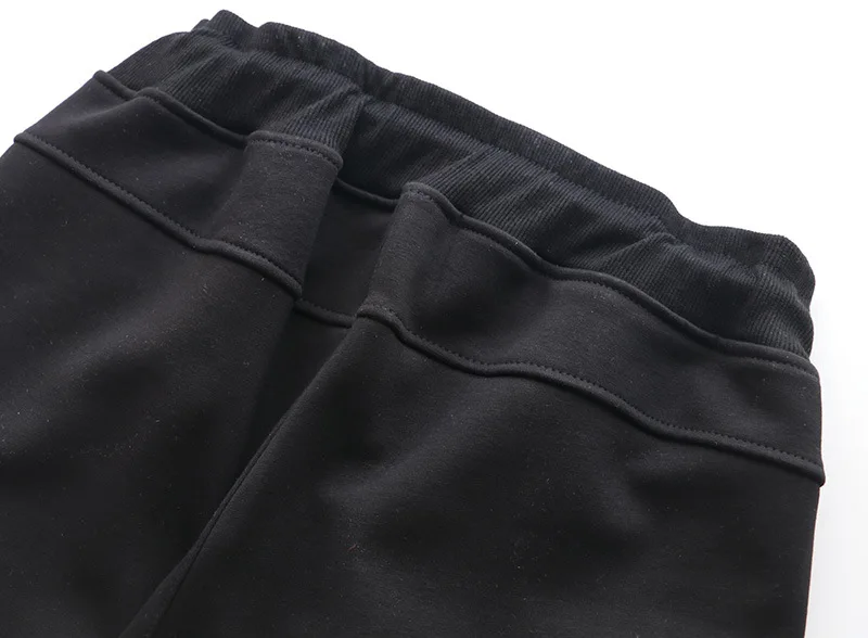 

2019 Childrenswear Large Version of Winter Style Crawler Big Boy Embroidered Athletic Pants Children Solid Color Super Soft Neck