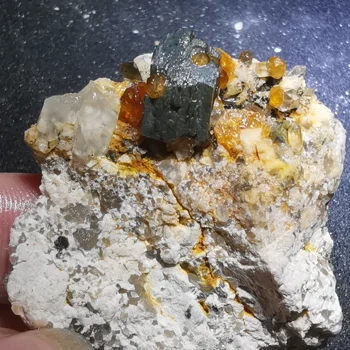 

18.8g.Rare natural garnet crystal hexagonal point feldspar mica brass multi mineral crystal symbiotic halo energy healing