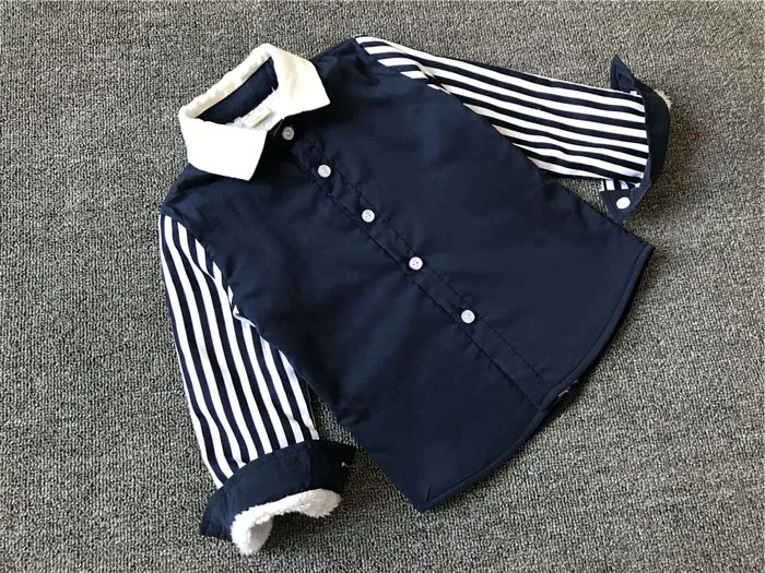 Детская рубашка новая стильная осенне-зимняя теплая бархатная рубашка в Корейском стиле для маленьких мальчиков универсальная рубашка в полоску