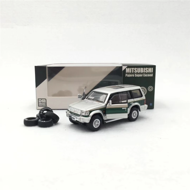Модель автомобиля с литым давлением второго поколения Mitsubishi Pajeo 1:64|Наземный
