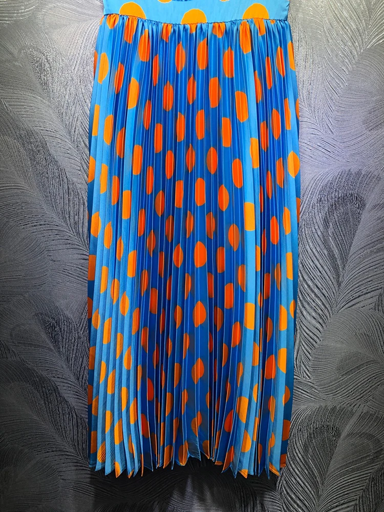 13266565644_2124748460