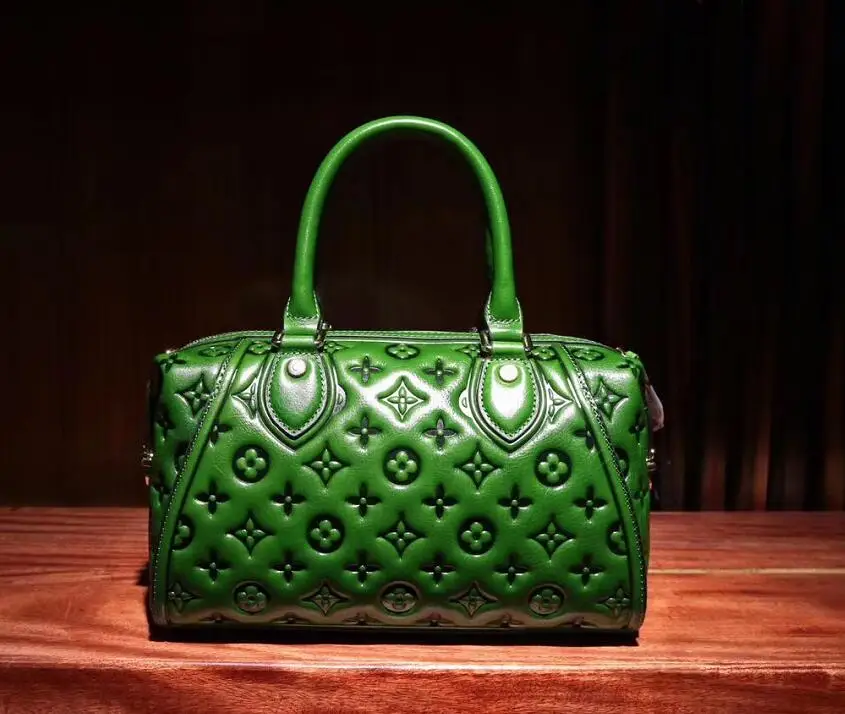 Зеленый Genuine Leather women bags for women new national wind layer leather handbag Embossed shoulder bag pillow bag - Цвет: Зеленый