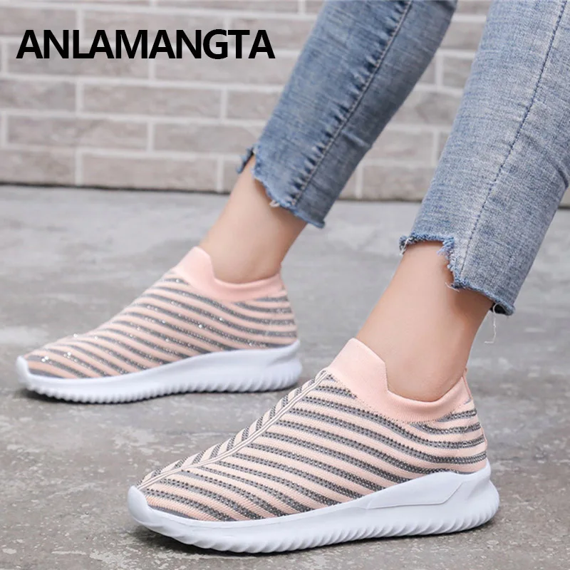 

2020 Spring New Women's Flying Knit Flats Shoes Mesh Casual Shoes Women Sneakers Breathable Ultra-Light Leisure Shoes Plus Size
