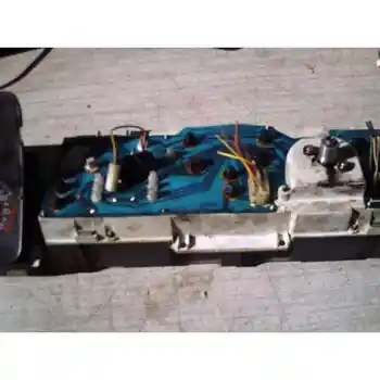 

1578391 box Instruments Nissan Vanette (c 220) *