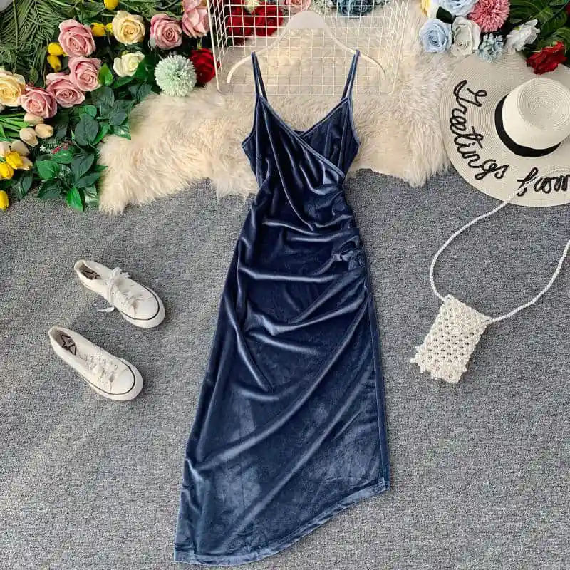 

Women Sexy V-neck Backless Spaghetti Strap Dress Autumn Winter Solid Slim A-line Party Robe 2019 New Ladies Elegant Velvet Dress