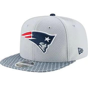 

New Era 9Fifty NFL Snapback Cap On Field New England Patriots