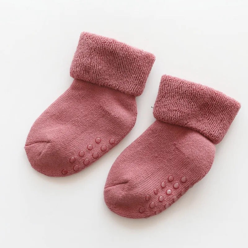 Носки для малышей; однотонные Короткие хлопковые нескользящие носки ярких цветов для малышей; теплые зимние носки для малышей