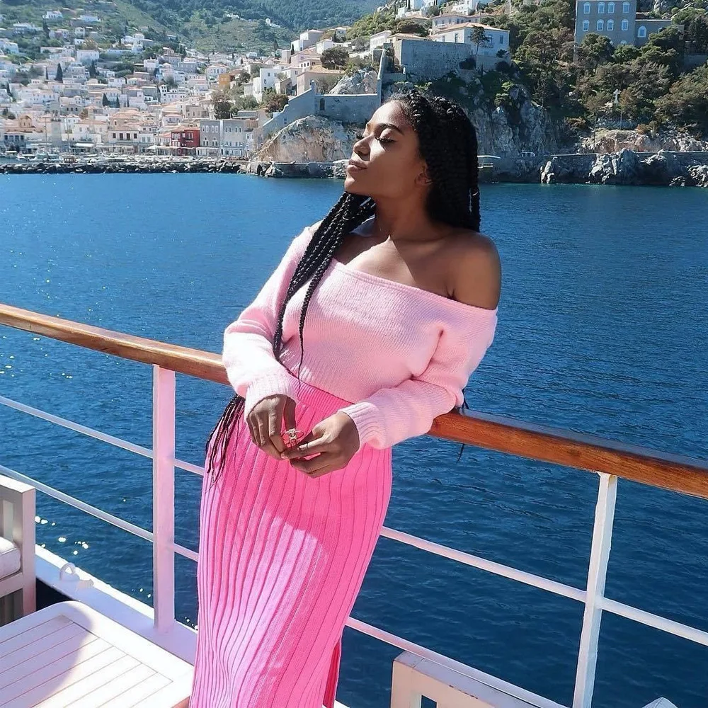 11402440181_1118434543