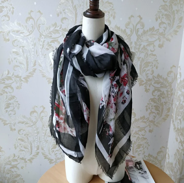 new German Brand Womens High Quality Scarf womens scarves, Autumn fashion scarves Shawl - Цвет: Светло-голубой