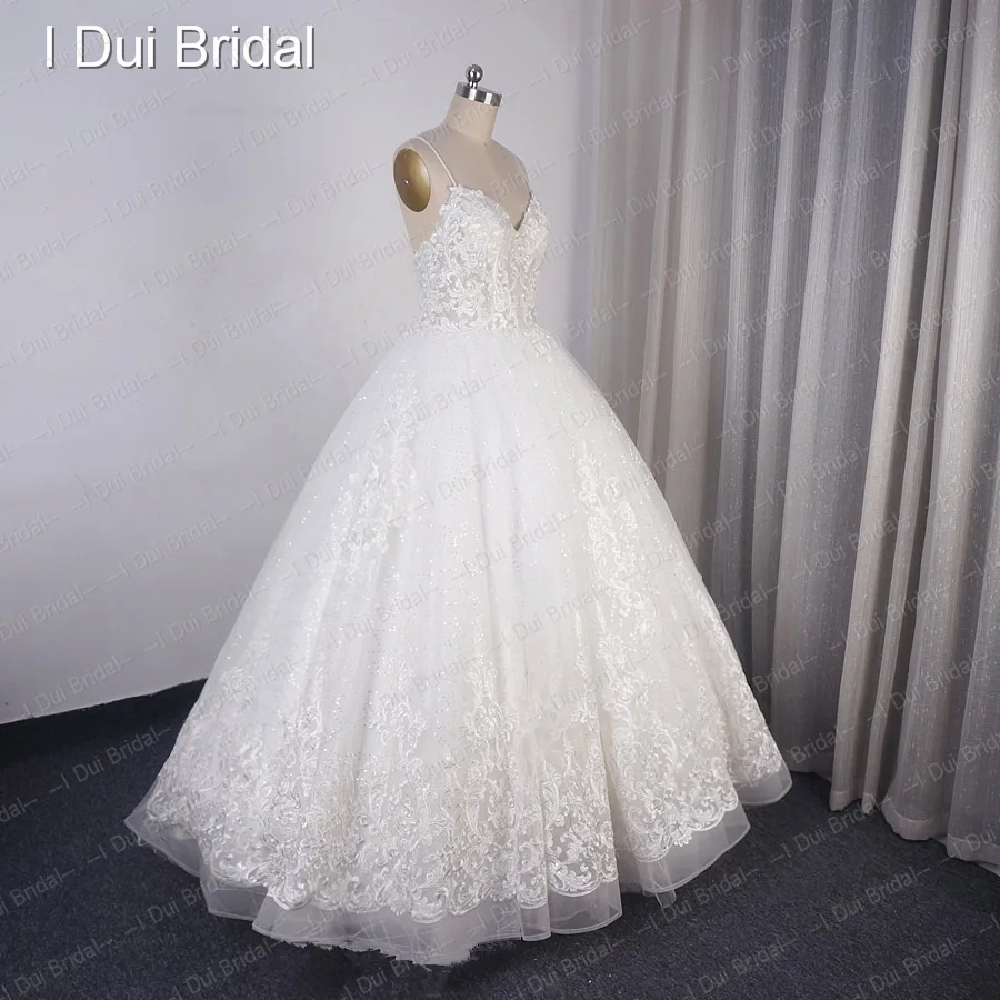 Свадебное платье на тонких бретельках фабричное свадебное платье на заказ