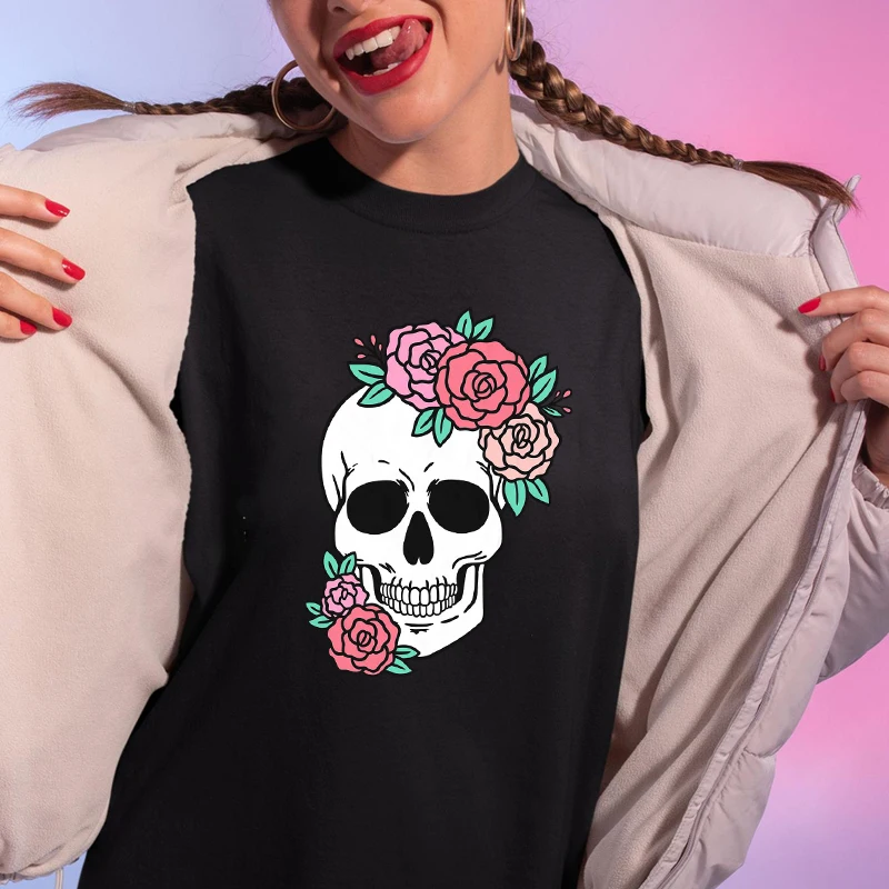

Женская футболка с графическим принтом на Хэллоуин, цветная футболка в стиле бохо с цветочным черепом, Винтажная футболка в стиле ко Дню мертвецов и скелета