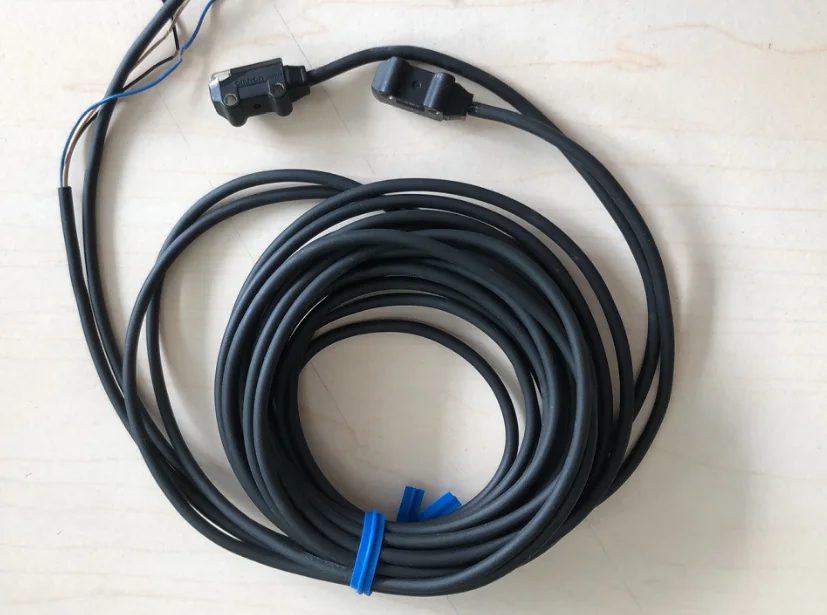 

E3T-ST13 OMRON photoelectric sensor 12 TO 24VDC