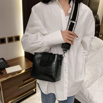 

Vintage Bucket Shoulder Bag Women Crossbody Bag Retro Stone Pattern Wide Straps Shoulder Bags Female Bolso Pu Leather