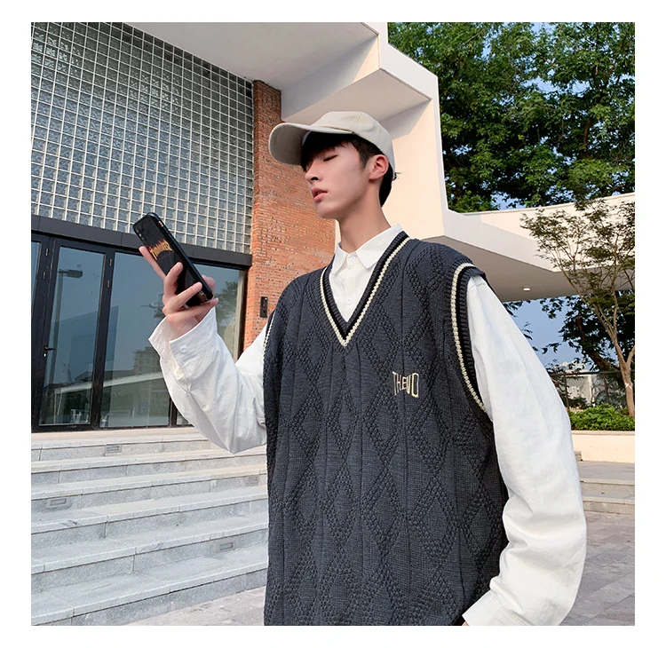 2020 Autumn Men's Lovers Clothing V-Collar Sweater Vest Students Knitting Loose Pullover Grey/white/green Color Sweater M-XL men's round neck sweaters