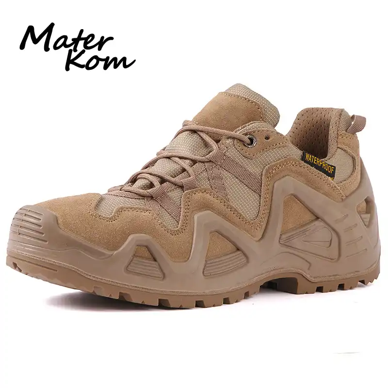 boots for desert trekking