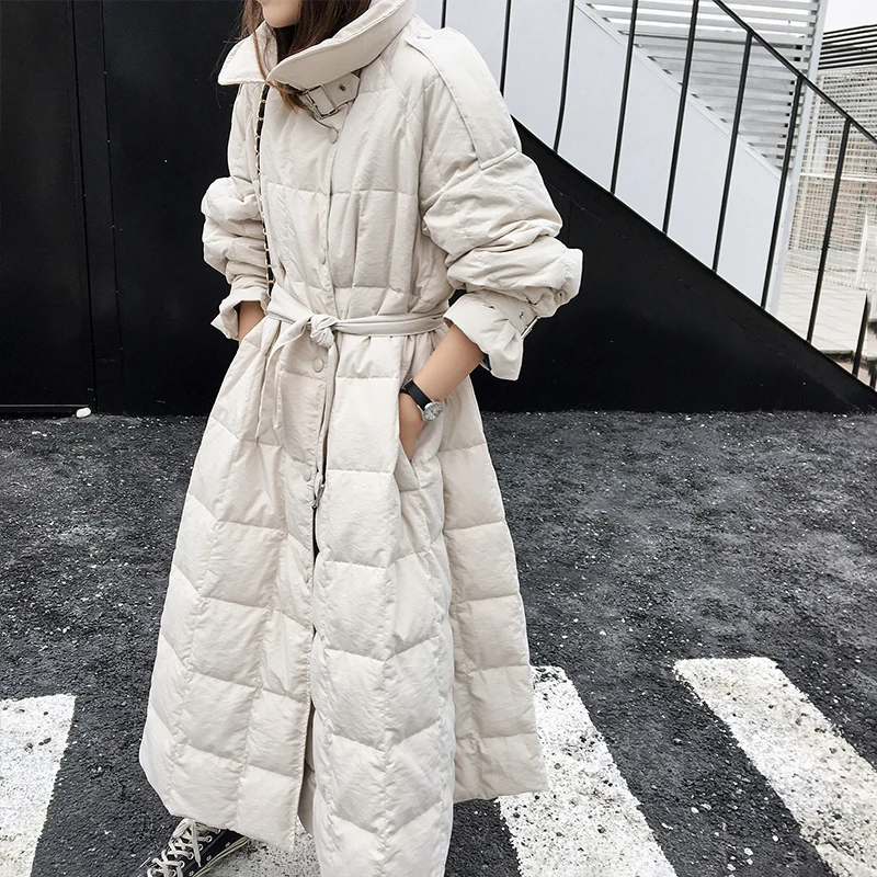 TWOTWINSTYLE корейские парки для женщин с длинным рукавом Высокая талия с поясом плотное Женское пальто зима негабаритных Мода