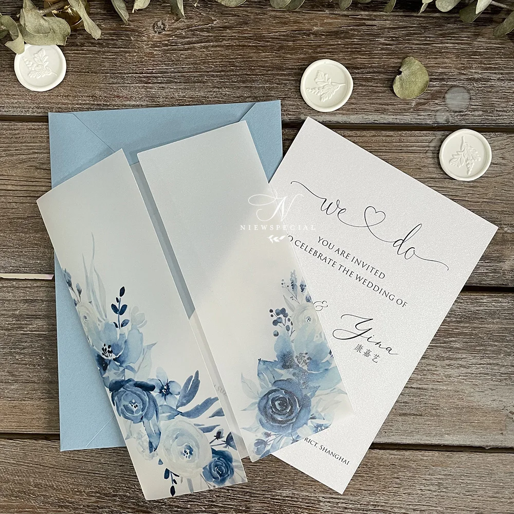 Invitation de mariage en vélin floral aquarelle bleue avec enveloppes