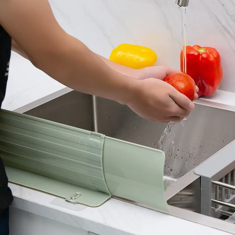 

Suction Cup Sink Flap Pool Splash Guard Water Barrier Oil-Proof Splash Proof Baffle Repeatable Kitchen Sink Splash Guard Faucet