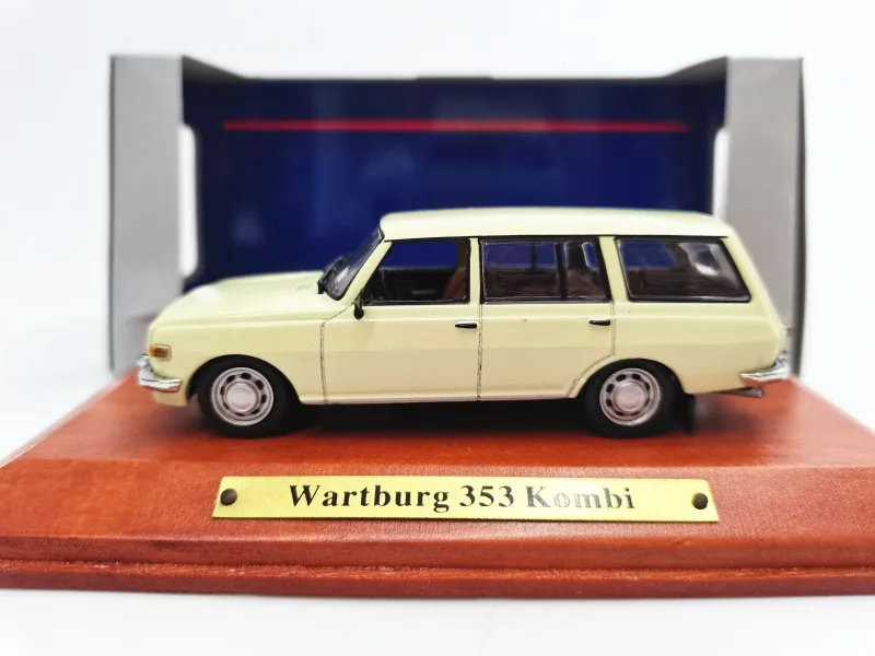 Wartburg 353 Kombi Fertigmodell Maßstab 1/43 Die-Cast Metall 