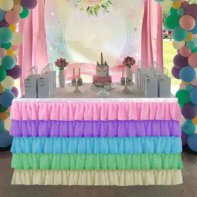 mesa de festa com tule