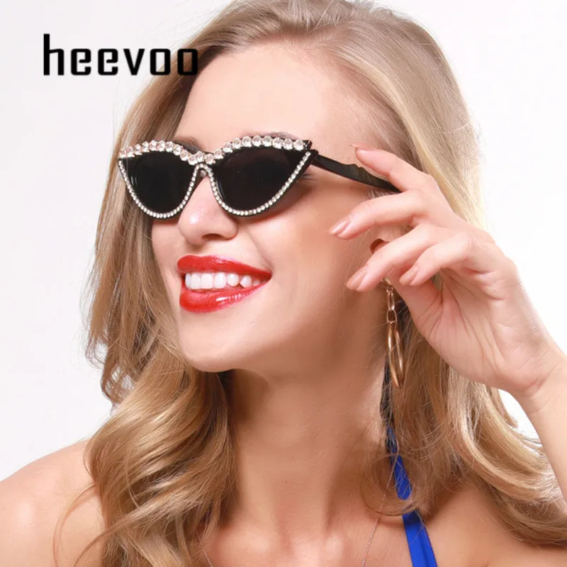 

Samll Trendy Diamond Cat Eye Sunglasses Women Luxury Brand Designer Crystal Sexy Cateye Frame Rhinestone Eyewear UV400 Oculos