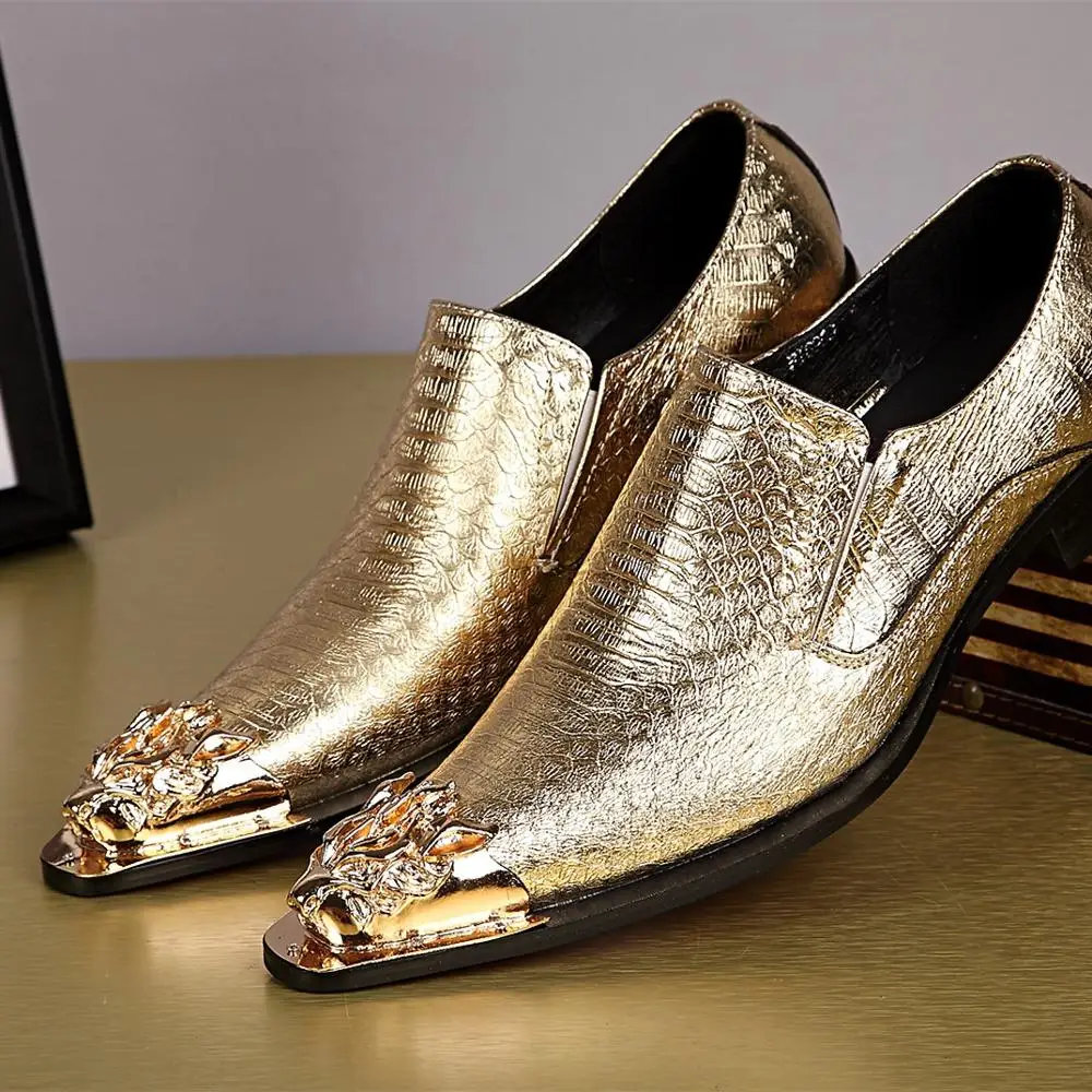 Британский цвета: золотистый, серебристый Бизнес Для мужчин из натуральной кожи; обувь с металлическими вставками острый носок деловые, вечерние туфли Для мужчин свадебные модельные туфли Homme размера плюс - Цвет: Золотой