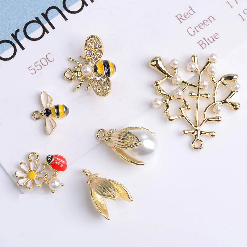 5pcs/lot Alloy Creative Rhinestone Gold Pearls Pendant Button Ornaments Jewelry Earrings Choker Hair bag DIY Accessories | Дом и сад