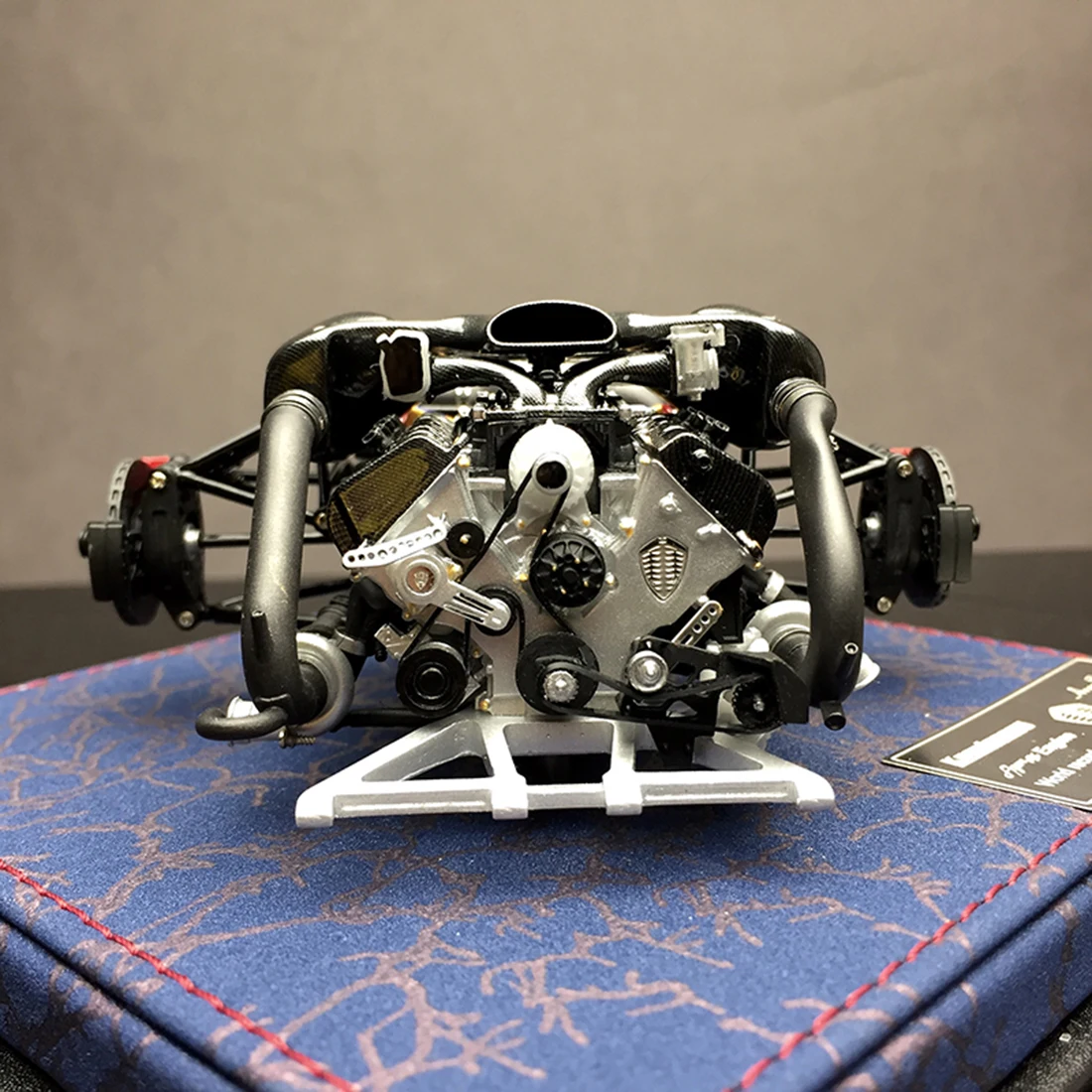 Горячие развивающие игрушки Frontiart FA 1:18 Agera RS Модель двигателя из смолы модель двигателя обучающая игрушка подарок для детей и взрослых-объемная версия