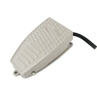 AC 250V 10A SPDT NO NC Нескользящая мгновенная мощность Педальный переключатель с ЧПУ