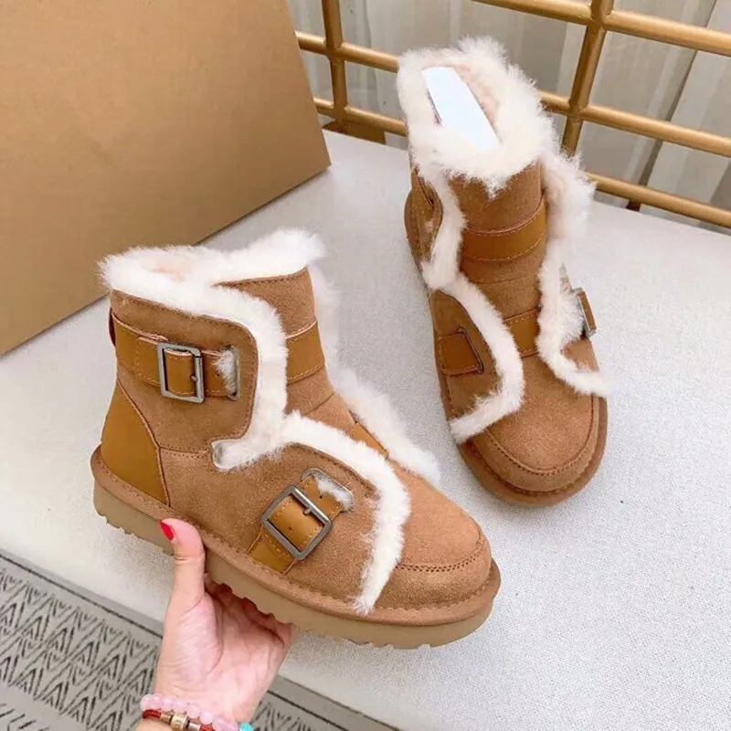 Women's snow boots Winter big size thick bottom warm ankle boots Winter new fashion leather wool motorcycle Martin boots boty