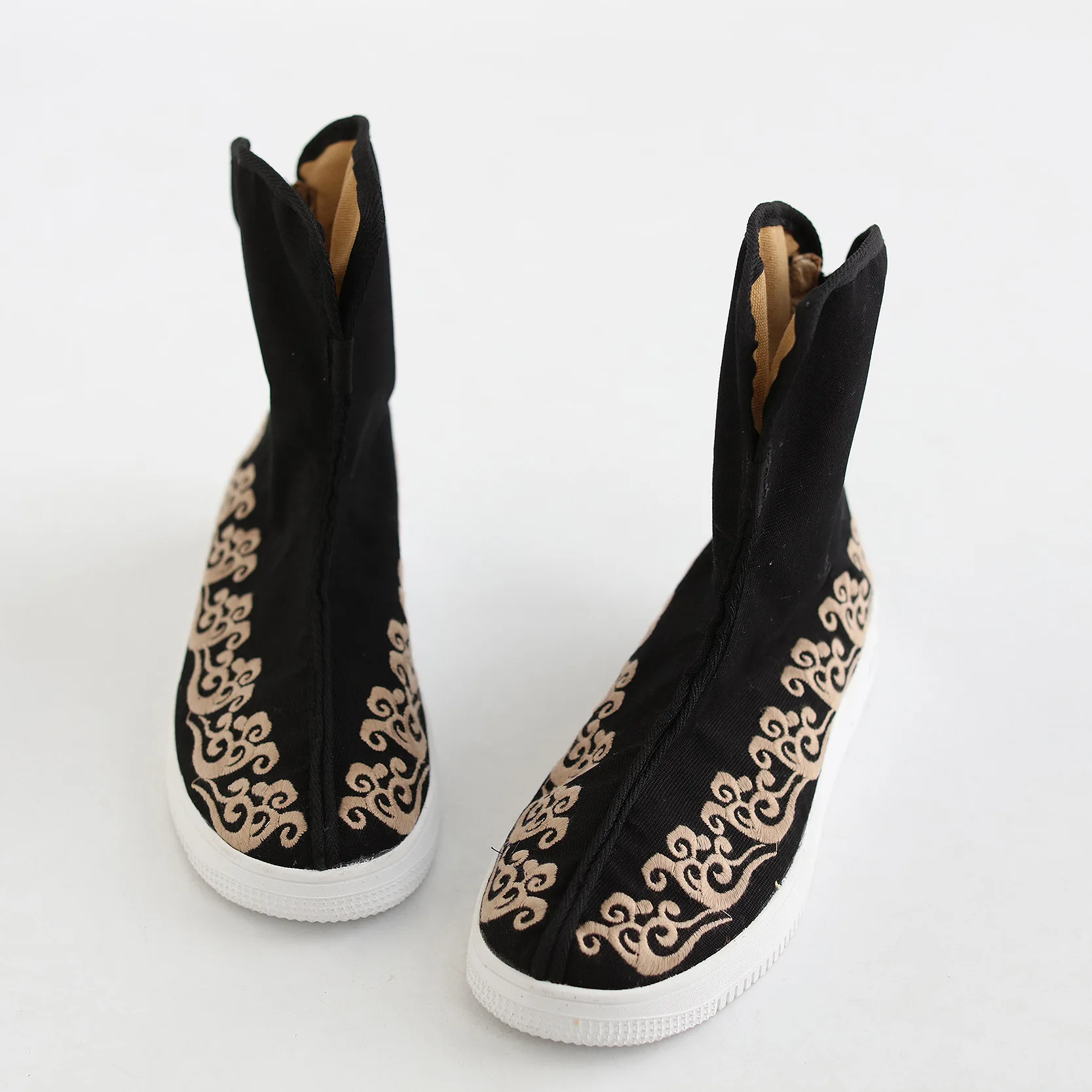 

2019 Autumn And Winter New Style Xiangyun Boots Embroidery Black Canvas Thick Bottomed Martin Boots Men's Anti-slip-Soled Boots