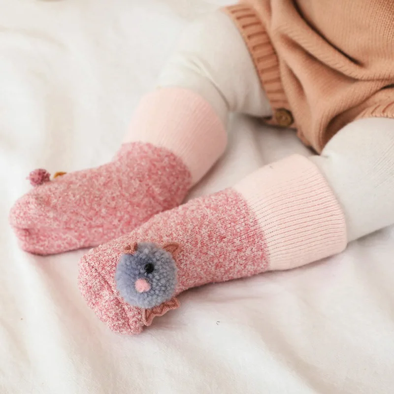 Детские носки-тапочки; сезон осень-зима; повседневные носки с милым рисунком для мальчиков и девочек; хлопковые теплые детские носки из кораллового флиса