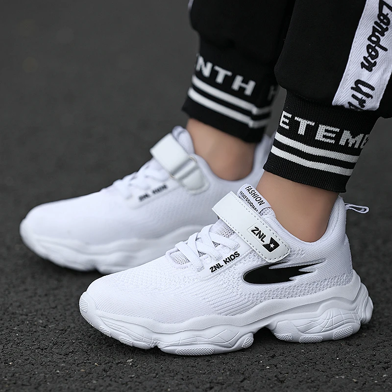 boys black sports shoes