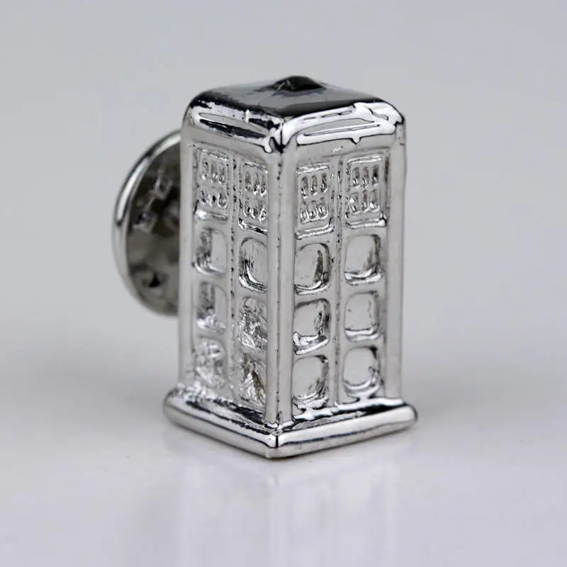 Fashion Doctor Who Brooch Pins Houses Tardis Enamel Pin Alloy Metal Shield Brooches Women Men Badges Jewelry Chrismas Gifts - Окраска металла: silver