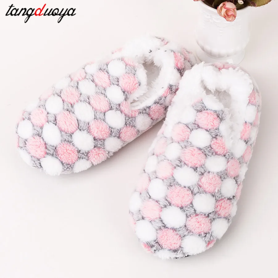 Новинка 2019 года теплые женские домашние тапочки на мягкой подошве цвет белый