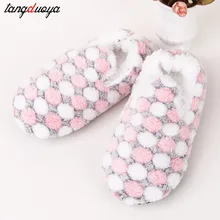 Новинка 2019 года теплые женские домашние тапочки на мягкой