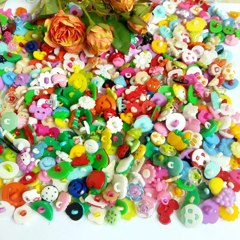 100PCs 25-35 Style Mixed Randomly Cartoon button for KIDS Clothes for craft  Scrapbooking Accessories