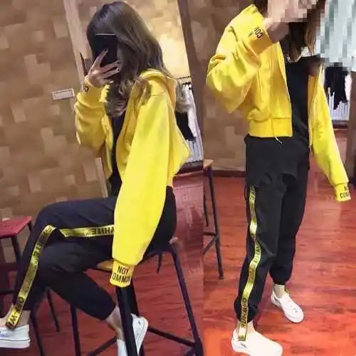 

2019 Women's sports suit] spring and autumn new fashion casual wear women's Korean version of the student sweater coat two-piece