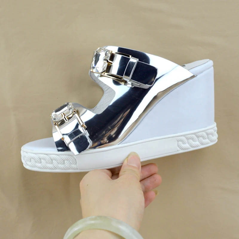 

Новинка; Летние женские кожаные босоножки на платформе с плетеным плетением; Женские сандалии для отдыха на танкетке 8 см с перекрещивающимися ремешками и пряжкой